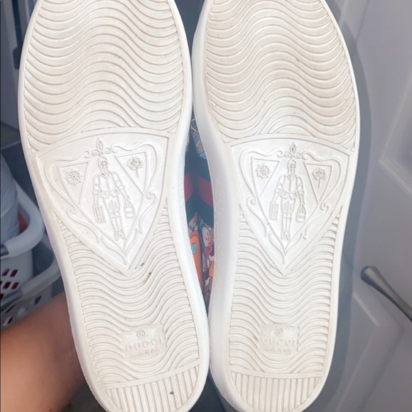 Gucci women’s Disney sneakers - Picture 7 of 9